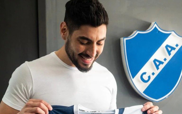Otro Moyano asume la presidencia de un club argentino y se queja de la AFA