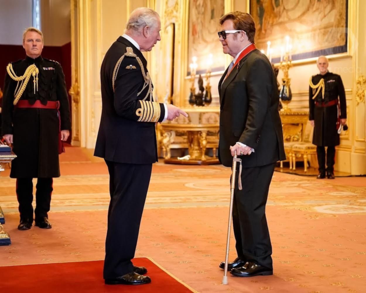 Elton John recibió una condecoración especial de la realeza británica