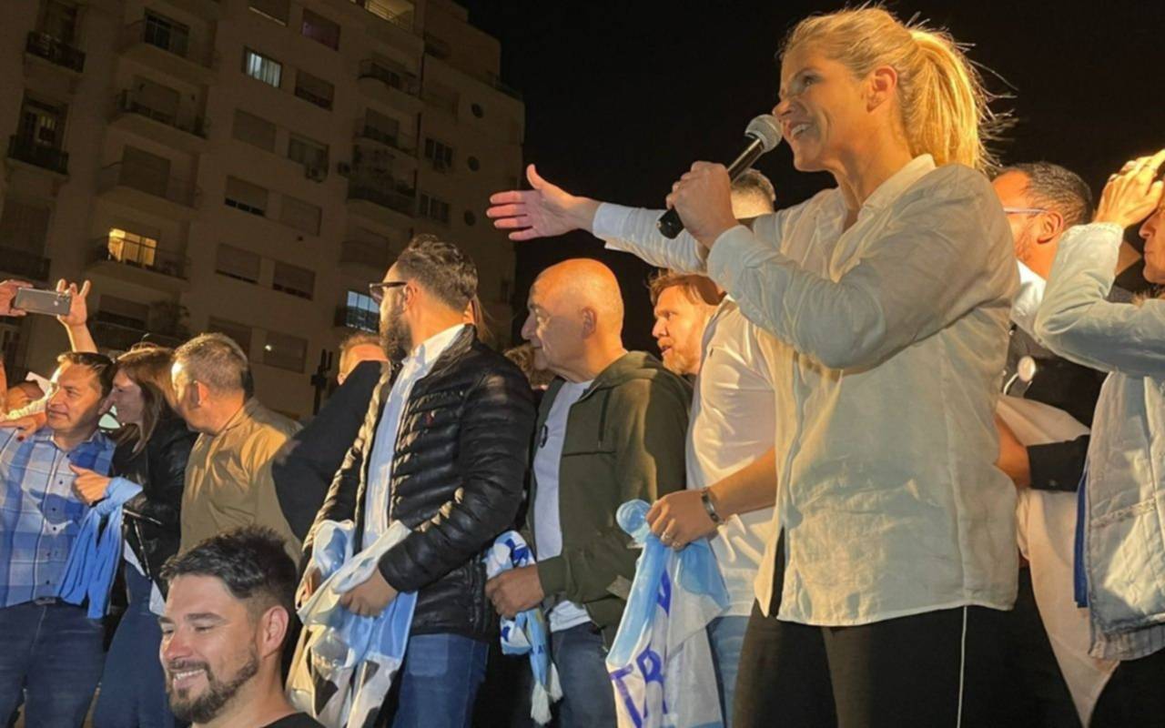 Hotton culminó su campaña frente al Congreso