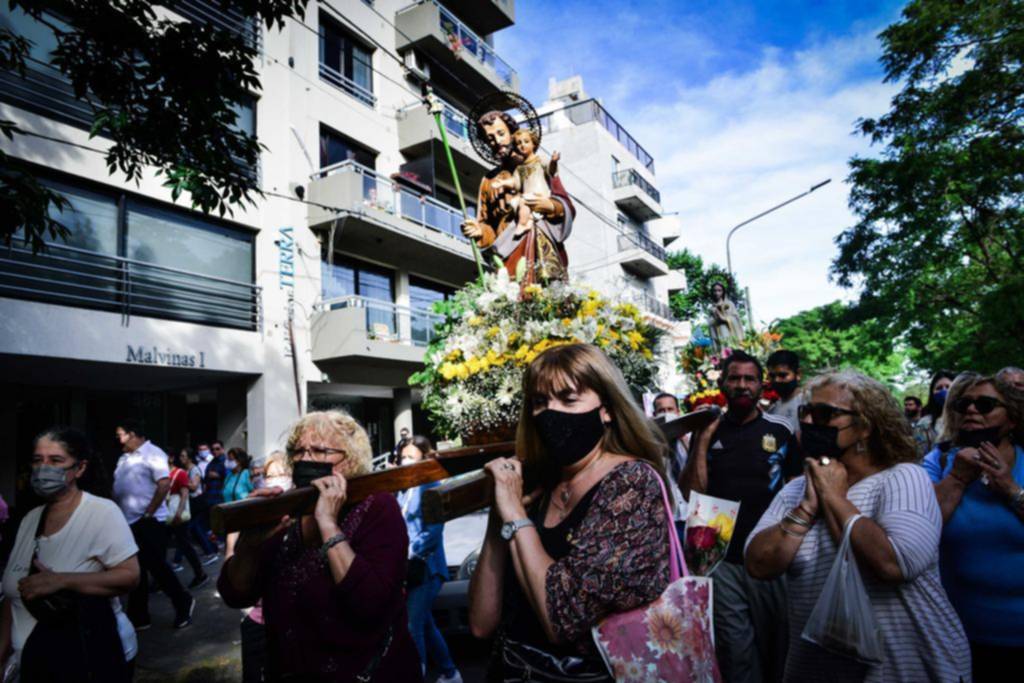 La Rosa Mística convocó a centenares de fieles