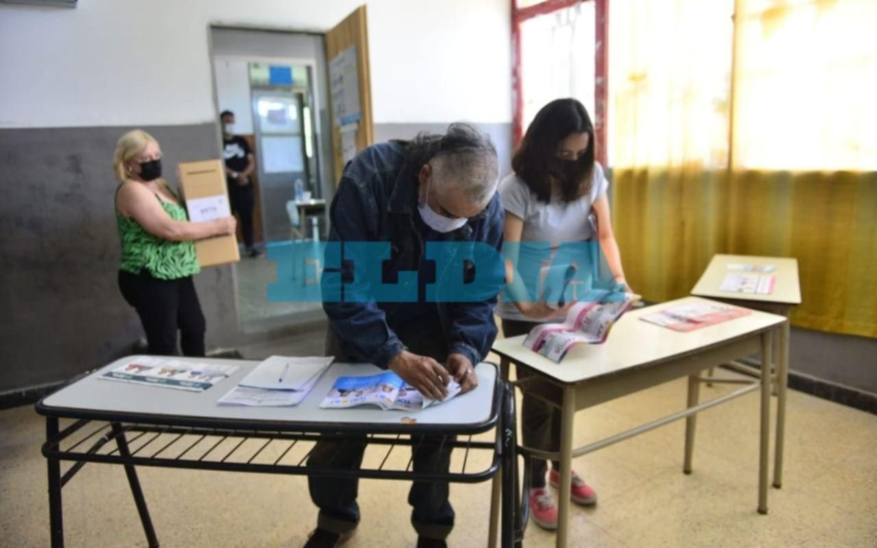 Los comicios llegaron a su fin con una participación de más de 71% del padrón