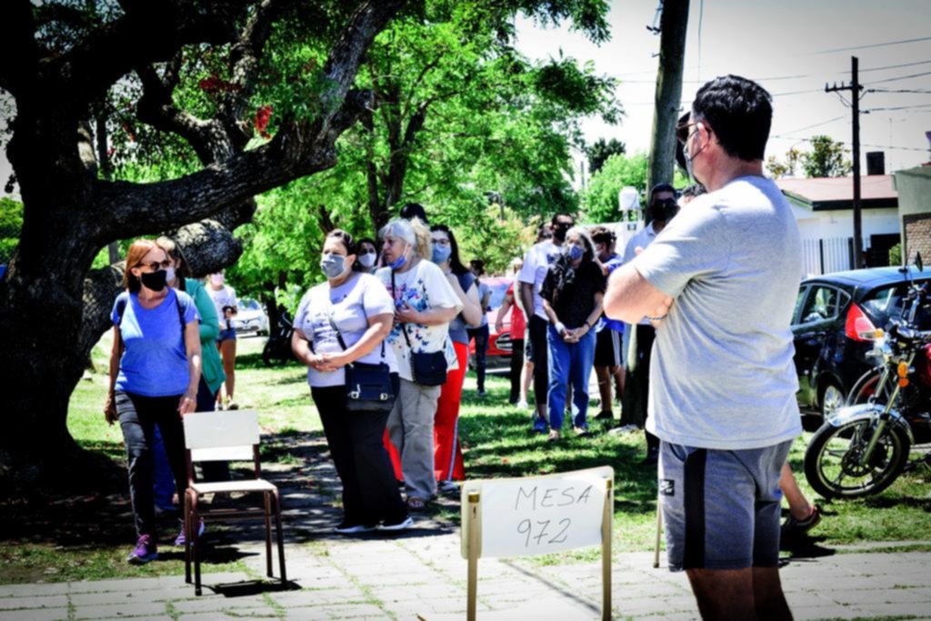 Una jornada electoral ágil, con quejas por demoras pero puntuales