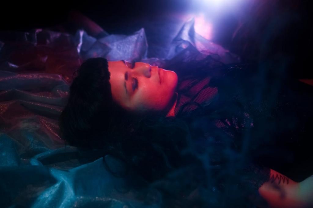 “Como un jardín eterno”: un viaje teatral pintado de erotismo, fantasía y plantas