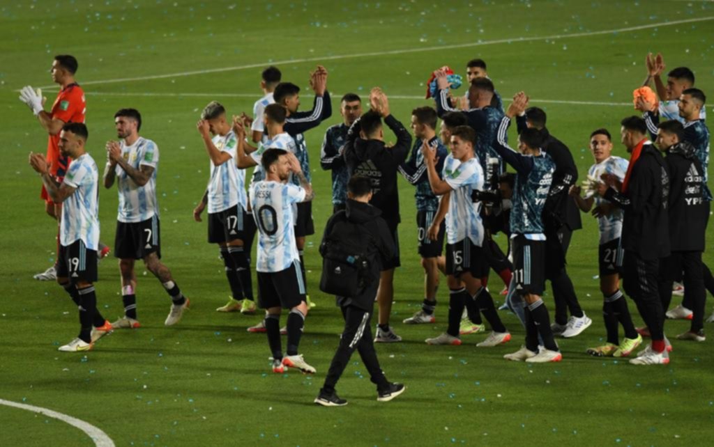 La clasificación se festejó en el vestuario tras la caída de Chile