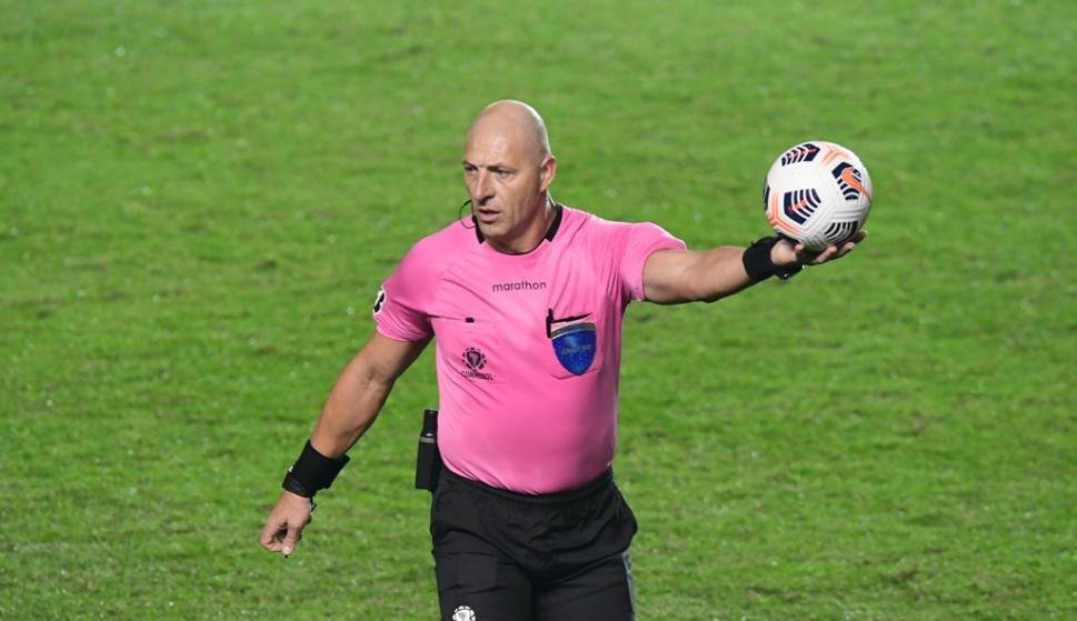 Néstor Pitana, fue designado para dirigir el viernes al Lobo frente a San Lorenzo