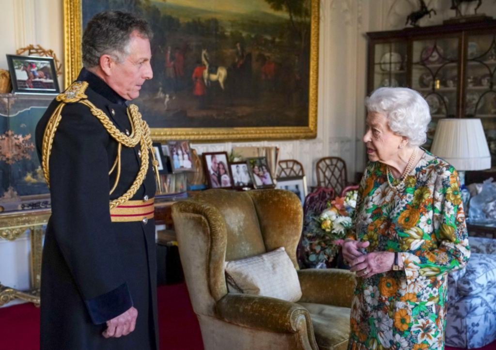 La reina de Inglaterra reapareció en público