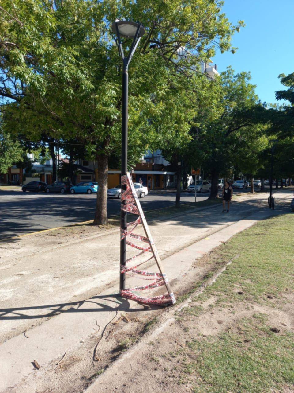 Reclamo por una luminaria del Parque San Martín