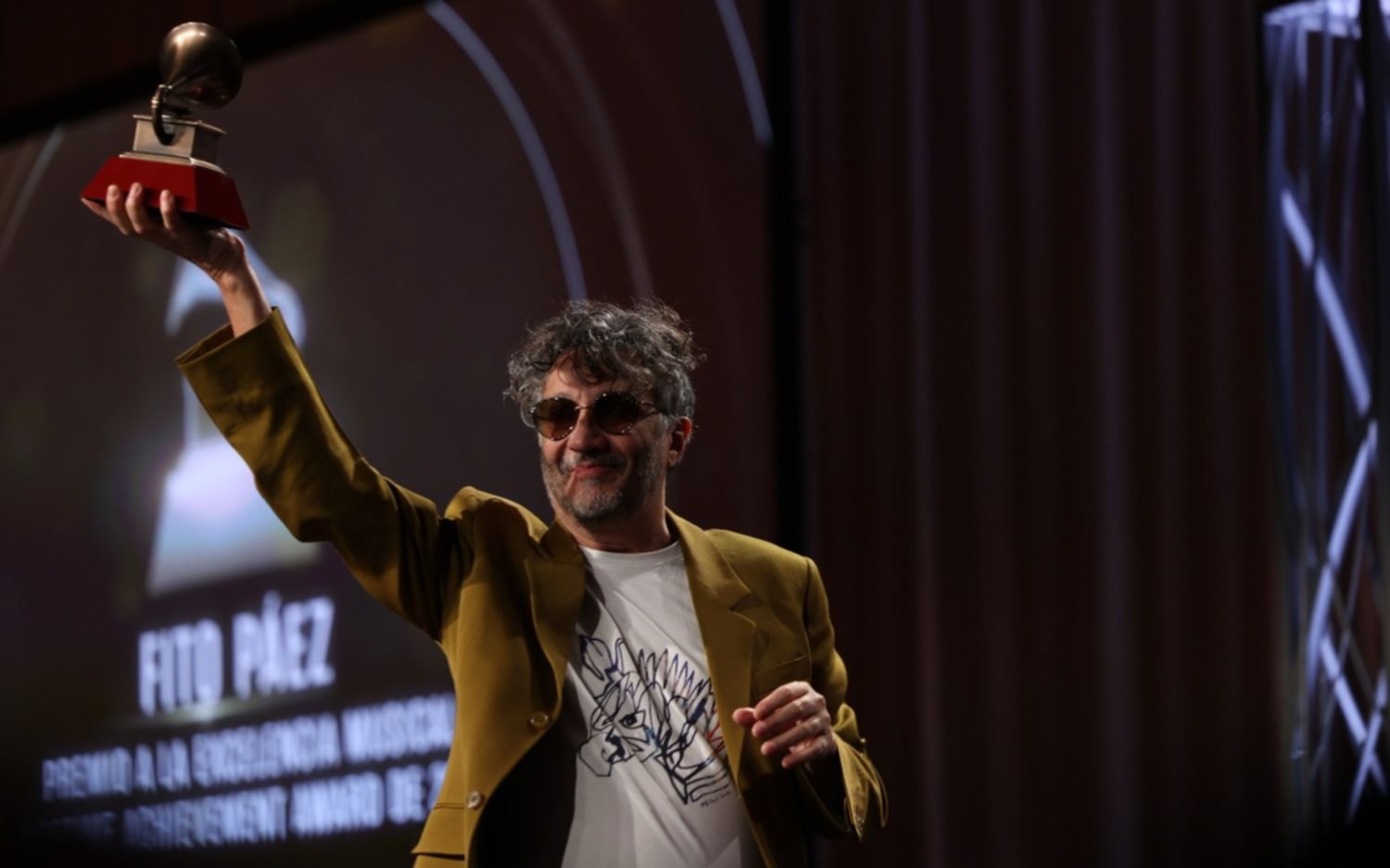 Fito recibió el Grammy a la excelencia por ser "parte del gran laboratorio artístico argentino"