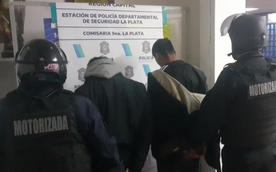 Con un cómplice y armado con un cuchillo, cayó un motochorro en El Mondongo