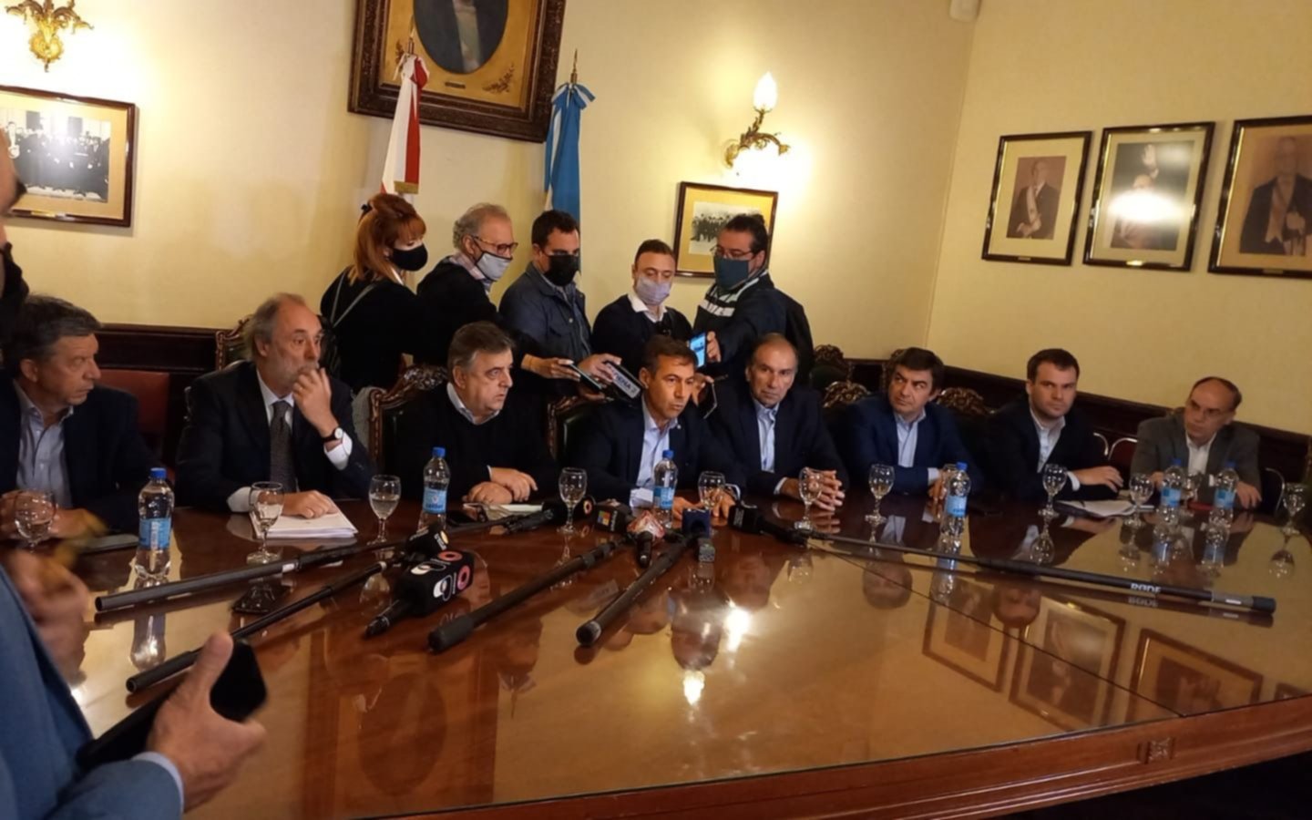 Crece la tensión entre el Gobierno y la oposición por el tratamiento de más de 100 decretos antes del recambio en el Congreso