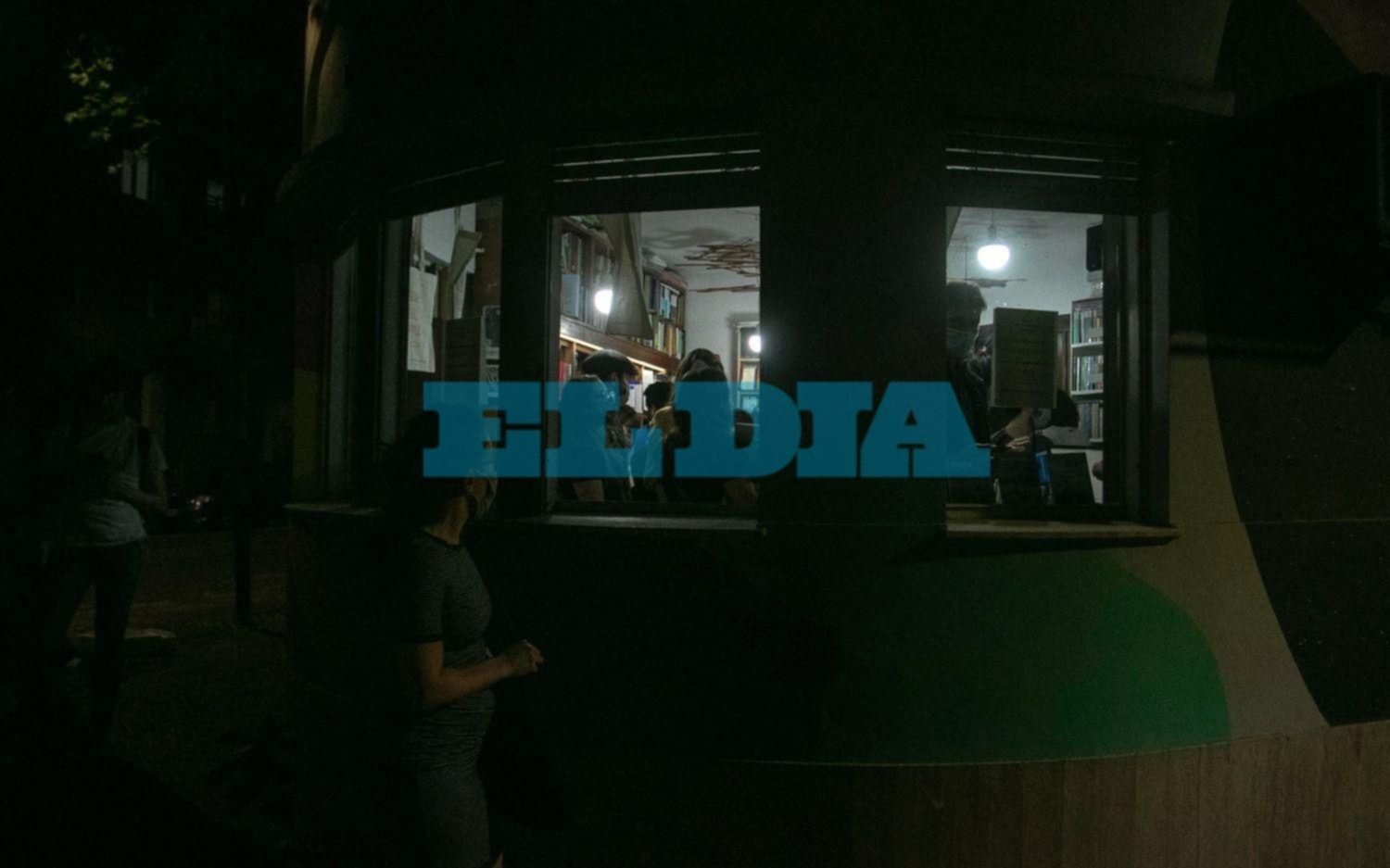 Con actividades y grandes descuentos, los platenses disfrutaron de la noche de las librerías
