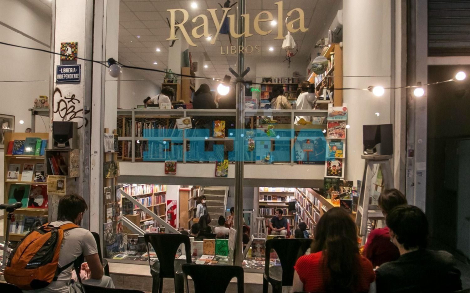 Librerías de La Plata estallaron por la Feria del Libro que arranca el  viernes: No fuimos invitadas