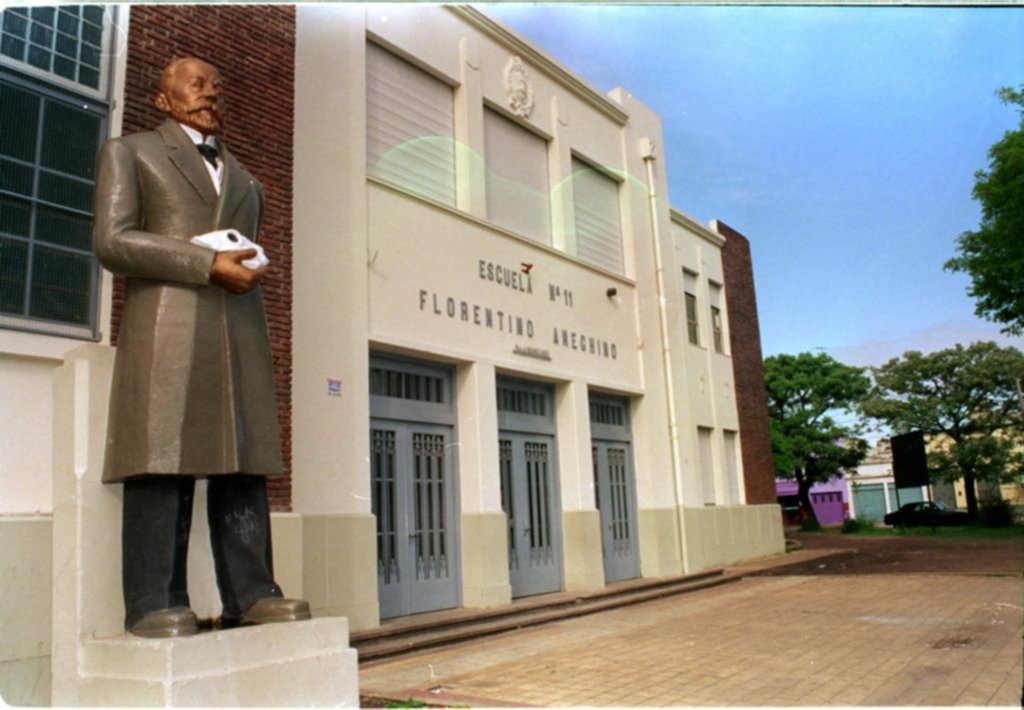 La Escuela N° 11, su enseñanza modelo y su magnífico edificio