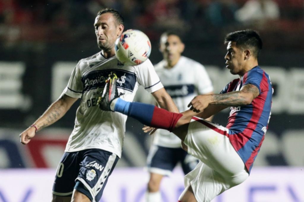 Nueva pelea de “Uvita” con un jugador del Lobo