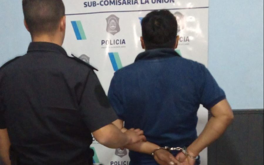 Manejaba en contramano en La Plata y quiso coimear a policías