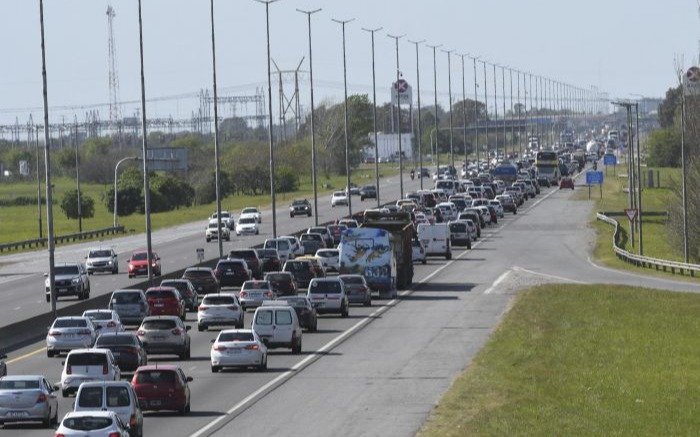 El tránsito vehicular hacia la Costa Atlántica bonaerense fue intenso todo el sábado