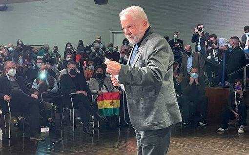 Lula dice que quiere ser candidato a Presidente de Brasil y que lo decidirá "entre febrero y marzo"