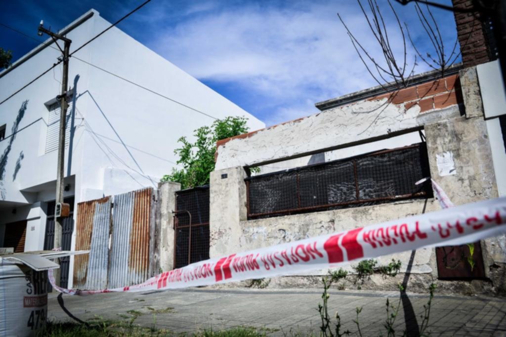 Conmoción en La Loma: un hombre muerto y su mujer detenida