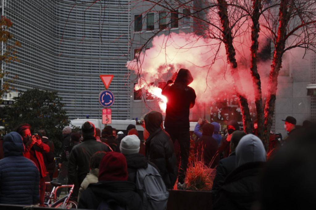 Más de 40 detenidos en Bélgica en una protesta contra medidas anticovid