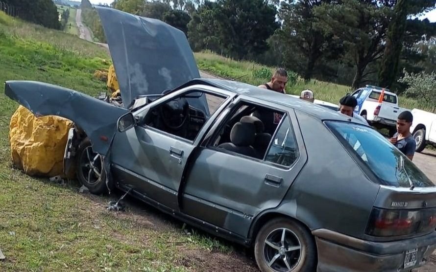 Padre irresponsable: dejó manejar a su hija de 9 años y chocó con su familia a bordo del auto