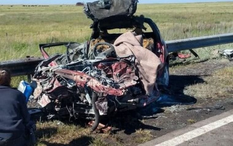 Cinco personas se mataron en un choque frontal en la ruta 5: tres eran menores de edad