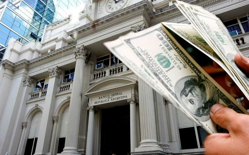 La cotización del dólar libre bajó a $201 y el BCRA compró USD 20 millones en el mercado