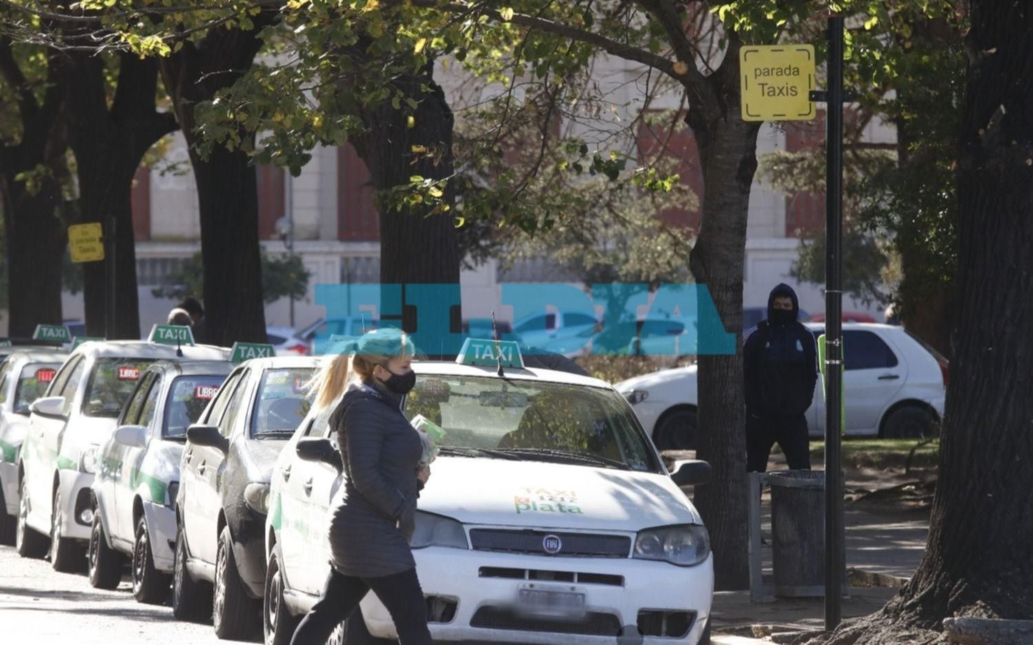 La Plata: taxistas piden llevar la bajada de bandera a $100
