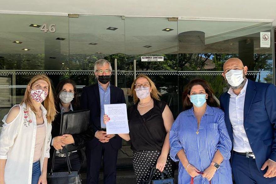 Sinopharm en niños: denuncian que su uso sería ilegal