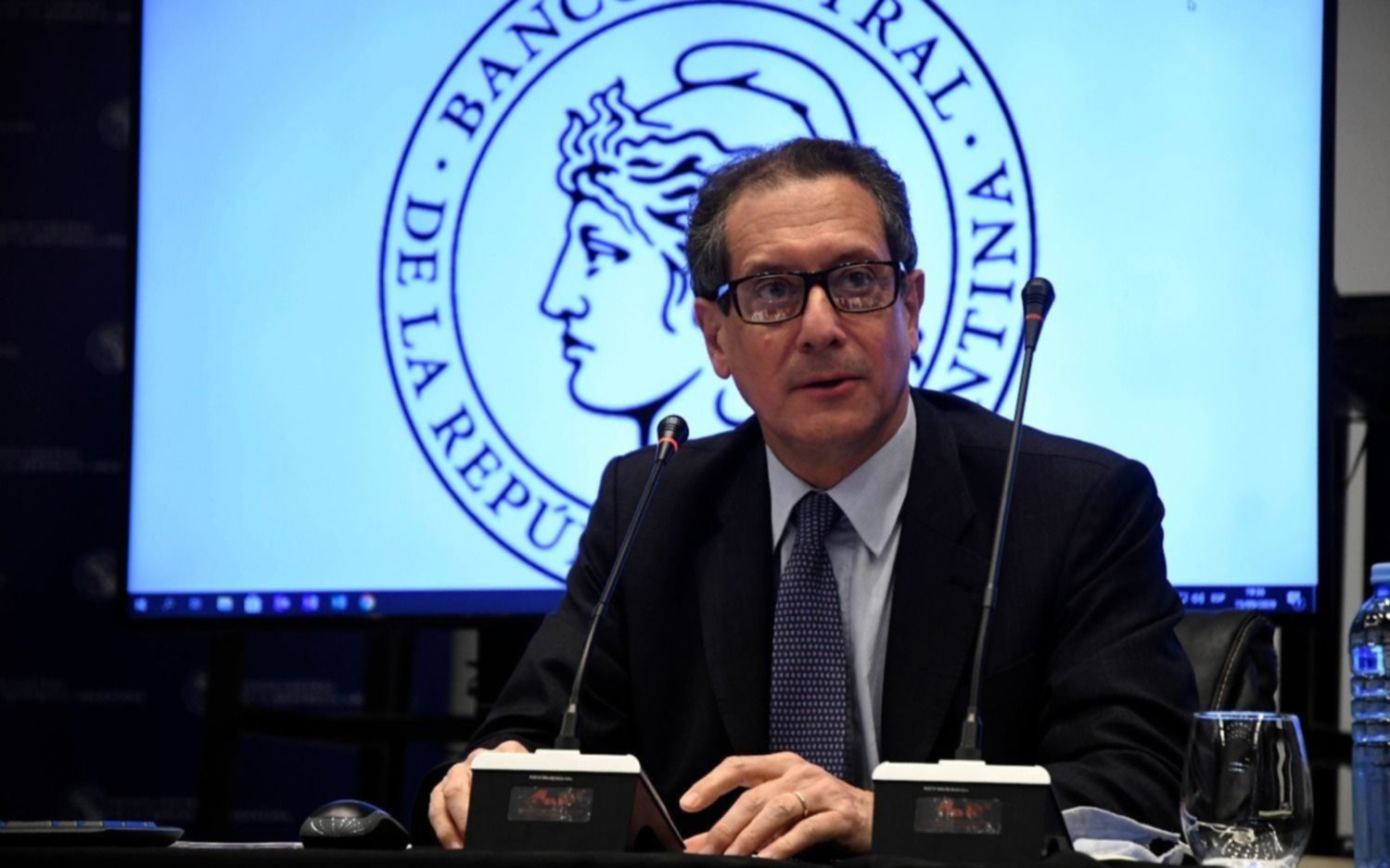 Pesce reclamó mayor flexibilidad del FMI para los plazos y tasas de interés de sus créditos