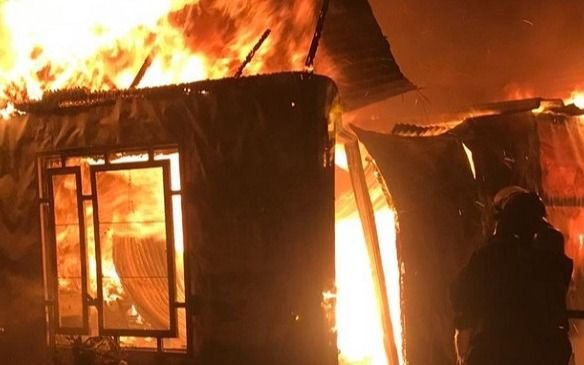 Cuatro hermanos fallecieron al incendiarse la vivienda