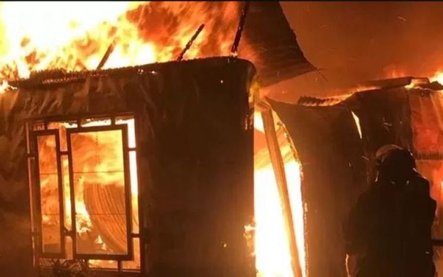 Tragedia en Berazategui: murieron cuatro hermanitos al incendiarse su casa mientras dormían