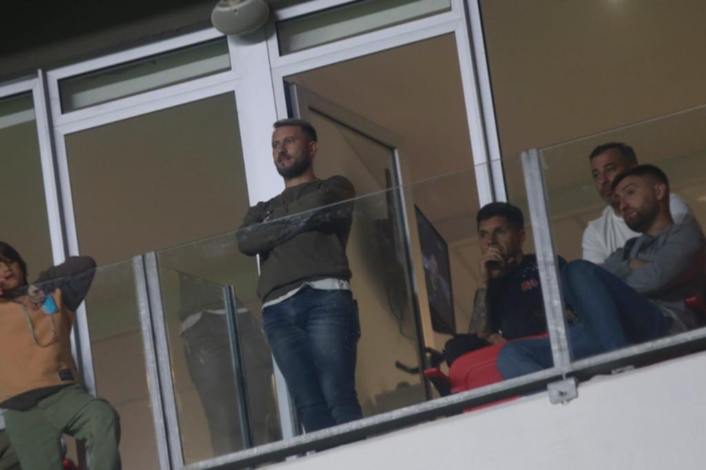 Enzo Pérez, flamante campeón, y la Gata, invitados especiales