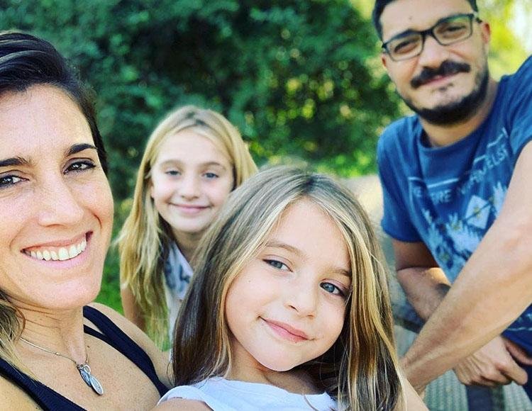 La crianza común y corriente de La Sole a sus hijas