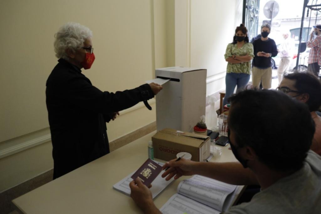 Votación en La Plata para el Consejo de Residentes Españoles