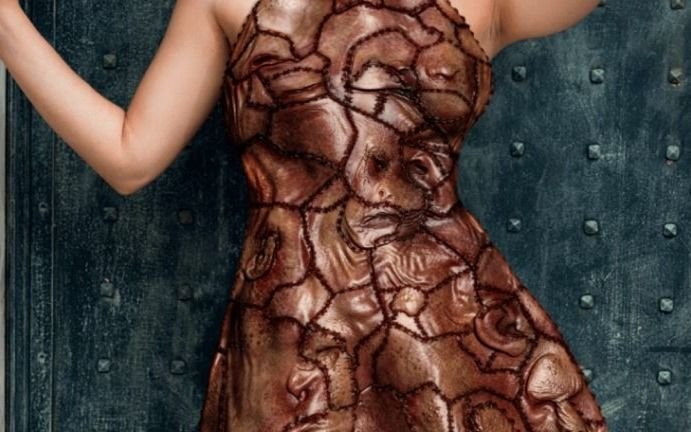 La empresa PETA presentó su línea de ropa hecha con "carne humana"