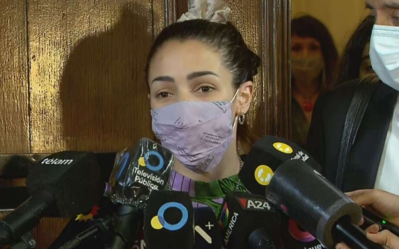 Thelma Fardin rompió en llanto tras declarar en el juicio contra Juan Darthés: "Estoy agotada"