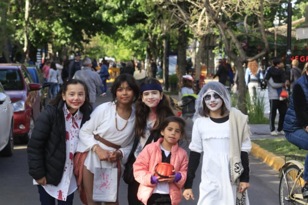 Halloween desembarcó en la calle Cantilo y en otros centros comerciales