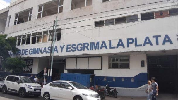 La política tripera sigue al rojo vivo en el mes del acto eleccionario