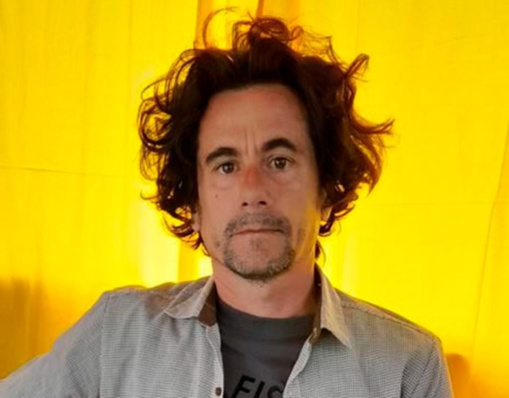 Nostalgia rockera: Julián Ibarrolaza vuelve a las bateas
