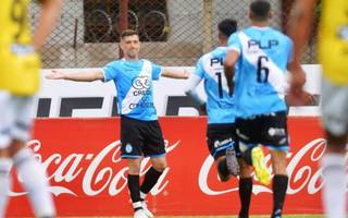 Miguel Ángel Restelli, DT de Villa San Carlos: "Tenemos la tranquilidad de saber que podemos darlo vuelta"