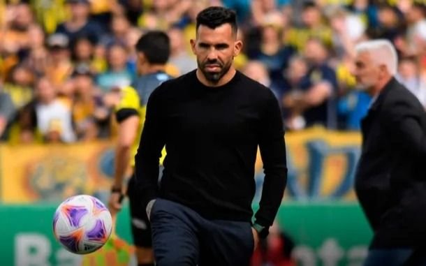 Bombazo: Carlos Tévez dejó de ser el técnico de Rosario Central