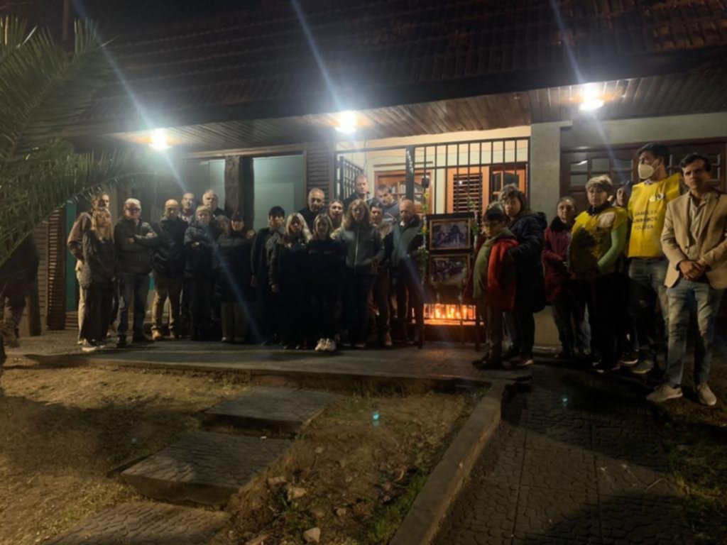 Dolor, lágrimas y abrazos en Tolosa, a un año del asesinato del mecánico