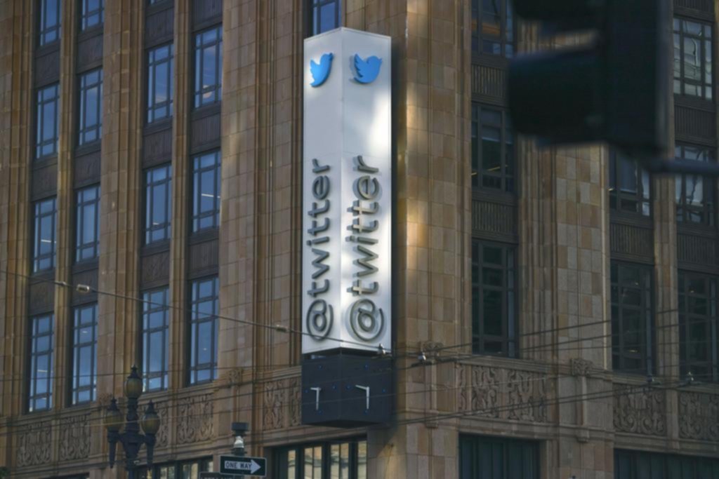 Poniendo... Twitter lanza suscripción de 8 dólares