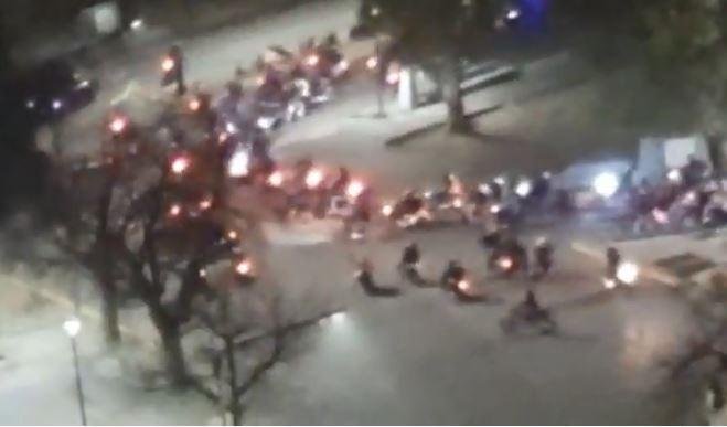 De noche, el Bosque es zona de motos y ruidos