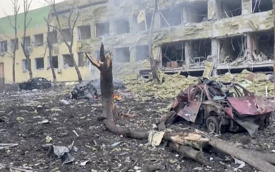 Crecen los cementerios masivos en Mariupol, una ciudad bombardeada por Rusia en pleno conflicto con Ucrania