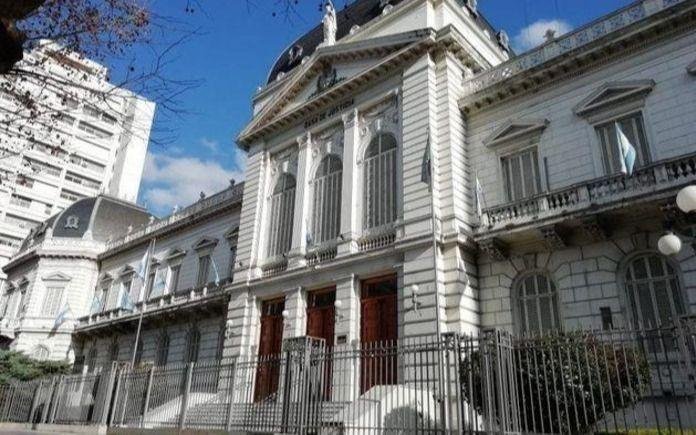 Concedieron la prisión domiciliaria para un secretario judicial y el hijo en La Plata