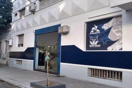 Unos se van, otros llegan, algunos quieren entrar...
