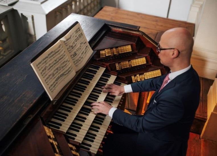 El organista polaco Michal Szostak, gratis en la Catedral