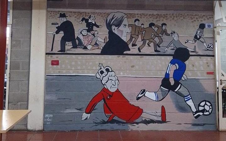 Inauguraron un mural de Maradona en la UNQ