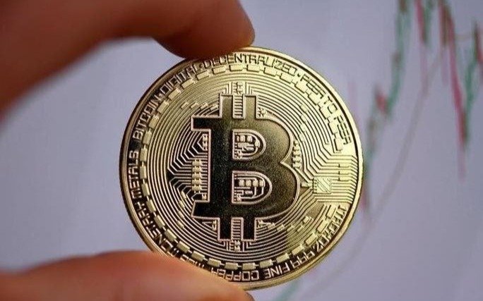 Fuerte caída del precio del Bitcoin, seguida por la mayoría de las criptomonedas